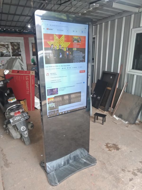 Mesin Anjungan Informasi Digital Signage 49 Inch